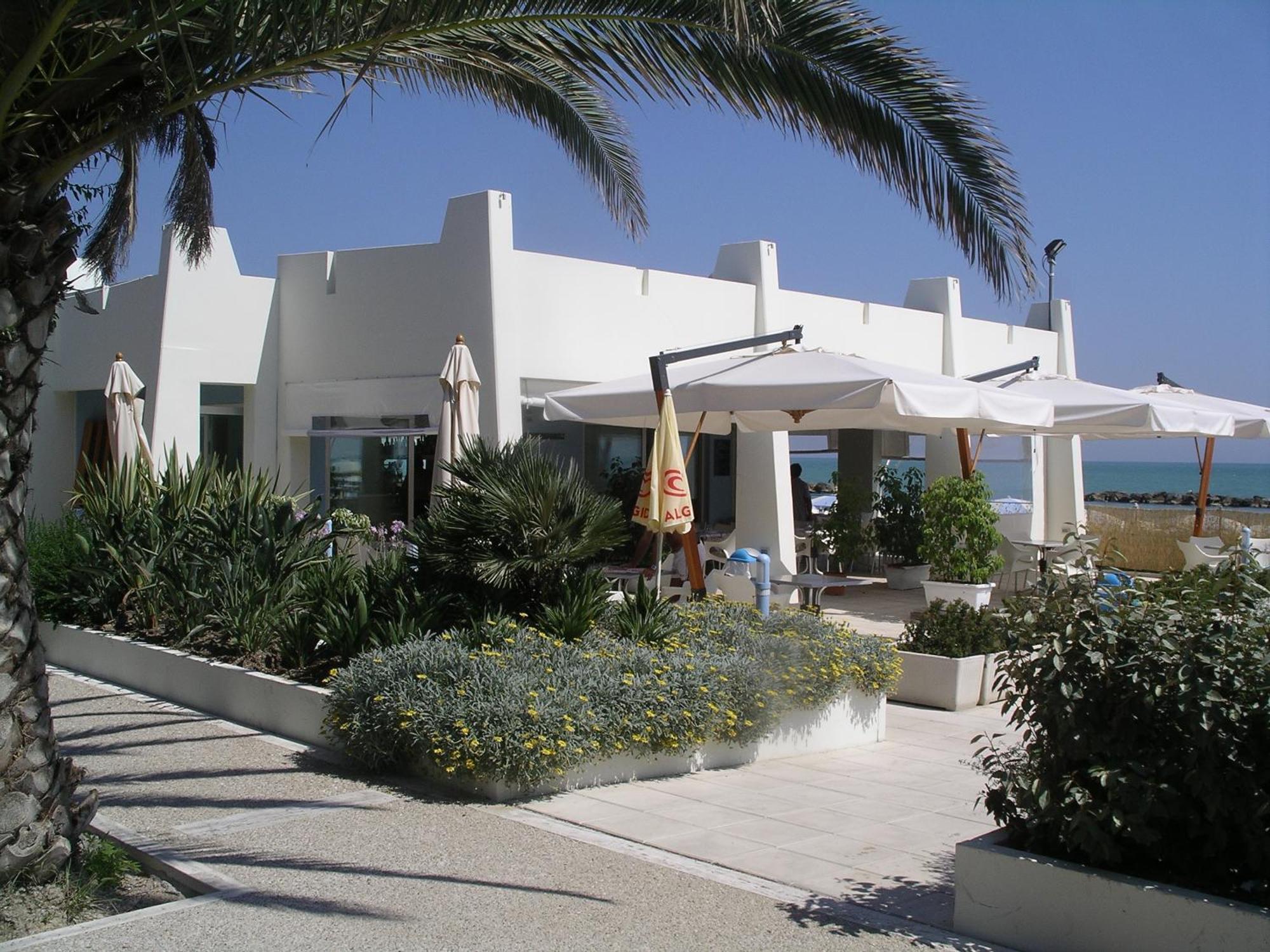 Residence I Delfini Cupra Marittima Bagian luar foto