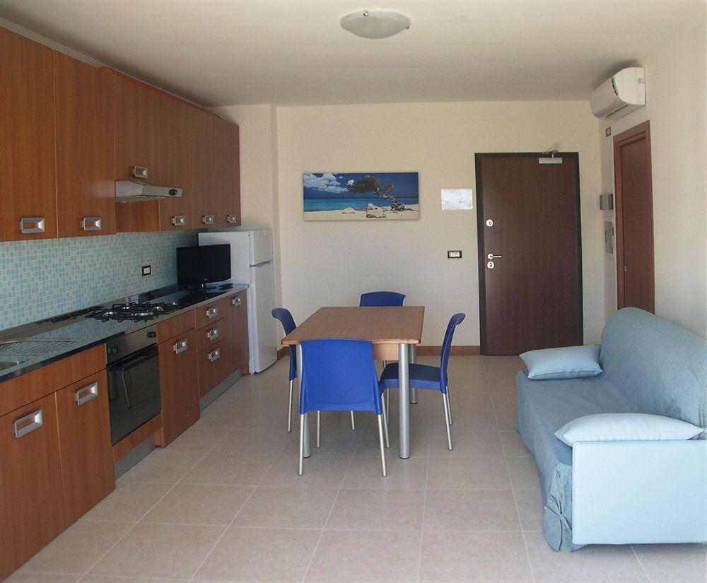 Residence I Delfini Cupra Marittima Bagian luar foto