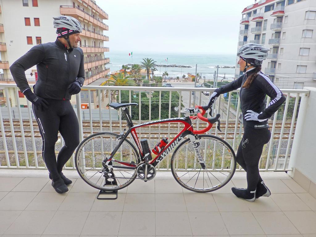 Residence I Delfini Cupra Marittima Bagian luar foto