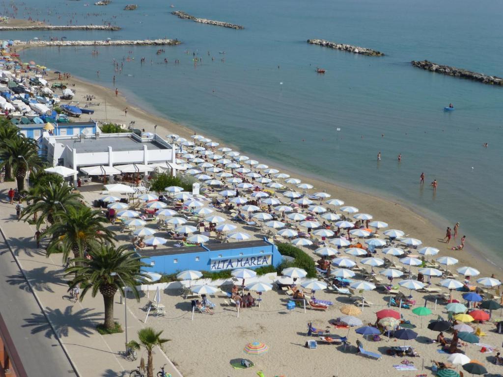 Residence I Delfini Cupra Marittima Bagian luar foto