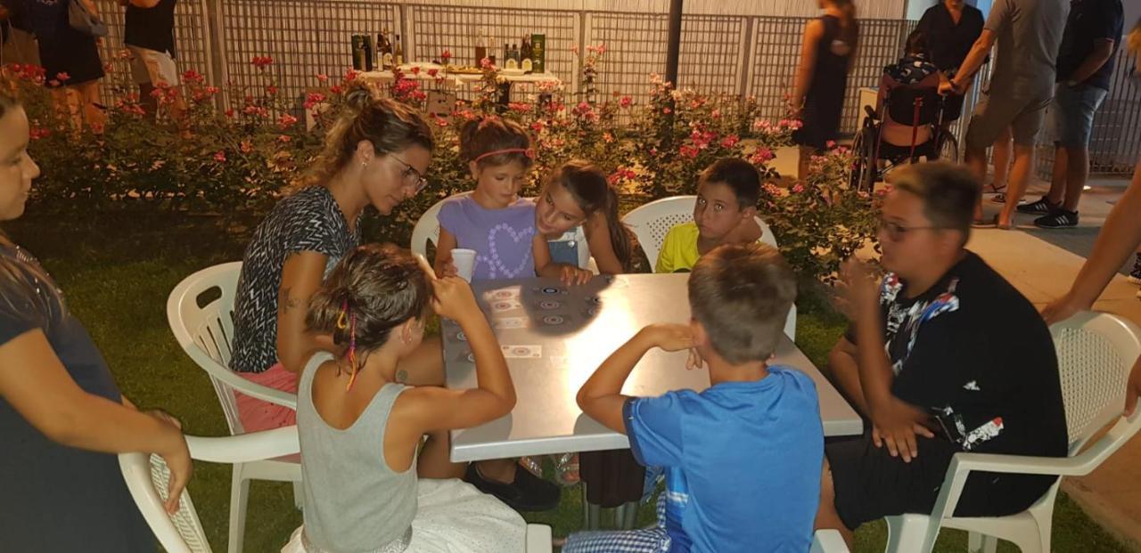 Residence I Delfini Cupra Marittima Bagian luar foto